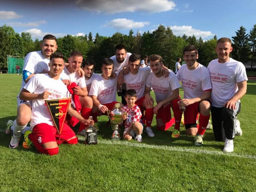 POZIV NAVIJAČIMA: Croatia Reutlingen sutra u 18,00 sati igra utakmicu doigravanja za višu ligu Croatia Reutlingen osvojila kup (9)