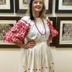 U Izboru za najljepšu djevojku u narodnoj nošnji su djevojke iz Švicarske, Njemačke, Austrije, BiH, Argentine, Bolivije...