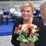 FOTO GALERIJA S PANTOVČAKA - Tko se sve iskoristio priliku za fotografiranje u predsjedničkom uredu i s predsjednicom Grabar-Kitarović FOTO GALERIJA S PANTOVČAKA - Tko se sve iskoristio priliku za fotografiranje u predsjedničkom uredu i s predsjednicom Grabar-Kitarović