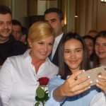 (FOTO) Hrvatska predsjednica u Austriji razgovarala s predstavnicima Hrvatske zajednice u Salzburgu