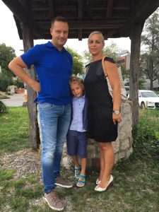 Martina sa suprugom i sinom