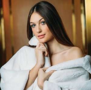 Korčula domaćin ovogodišnjeg izbora za World Top Model Croatia Lara Spajić prošlogodišnja je ponosna vlasnica titule World Top Model
