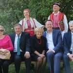 Hrvatska kulturna zajednica Mainz darovala Gradu Mainzu klupu - gradonačelnik Mainza se oduševio