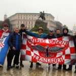 (FOTO) Hrvatski navijači iz Frankfurta u Kijevu: Ukrajinci i Ukrajinke su nas prijateljski dočekali (FOTO) Hrvatski navijači iz Frankfurta u Kijevu: Ukrajinci i Ukrajinke su nas prijateljski dočekali