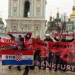 (FOTO) Hrvatski navijači iz Frankfurta u Kijevu: Ukrajinci i Ukrajinke su nas prijateljski dočekali (FOTO) Hrvatski navijači iz Frankfurta u Kijevu: Ukrajinci i Ukrajinke su nas prijateljski dočekali