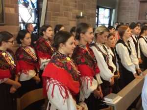 PONOSNI NA 25 GODINA POSTOJANJA: Predstavljamo Folklornu skupinu Hrvatske katoličke župe Main-Taunus/Hochtaunus iz Kelkheima PONOSNI NA 25 GODINA POSTOJANJA: Predstavljamo Folklornu skupinu Hrvatske katoličke župe Main-Taunus/Hochtaunus iz Kelkheima