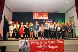 Proslava Nikolinja u Hagenu: darovi za djecu i dobro djelo za bolesnog dječaka iz domovine Proslava Nikolinja u Hagenu: darovi za djecu i dobro djelo za bolesnog dječaka iz domovine