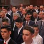 (FOTO) Sakrament Sv. Potvrde u Frankfurtu primio 131 krizmanik