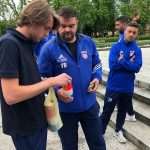 Igrači i vodstvo HD Velebit iz Göteborga posjetili Tuđmanov grob i zapalili svijeće kod Zida boli Igrači i vodstvo HD Velebit iz Göteborga posjetili Tuđmanov grob i zapalili svijeće kod Zida boli