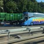 (FOTO) Velika nesreća na autocesti kod Karlsruhea - poginula žena, 31 osoba ozlijeđena (FOTO) Velika nesreća na autocesti kod Karlsruhea - poginula žena, 31 osoba ozlijeđena