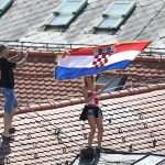 Tisuće ljudi dočekalo Vatrene u Zagrebu: Pogledajte impresivne fotografije Trga bana Jelačića Tisuće ljudi dočekalo Vatrene u Zagrebu: Pogledajte impresivne fotografije Trga bana Jelačića