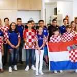 (FOTO) Hrvatski vjernici u Stuttgartu na sv. Misu došli u dresovima - svi smo uz Vatrene