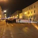 (FOTO) SJEĆANJE NA PAD GRADA VUKOVARA Više od četiri tisuće Hrvata i Nijemaca u Münchenu u mimohodu za hrvatski Vukovar (FOTO) SJEĆANJE NA PAD GRADA VUKOVARA Više od četiri tisuće Hrvata i Nijemaca u Münchenu u mimohodu za hrvatski Vukovar