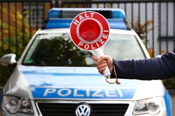 policija