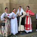 (FOTO) LUDWIGSBURG: Mlade Hrvatice odjevene u narodne nošnje domovine primile sakramenat Svete Potvrde