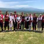 (FOTO i VIDEO) Fra Marinko Vukman u rodnim Hrvacama proslavio 40 godina svećeništva