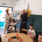 (FOTO i VIDEO) Fra Marinko Vukman u rodnim Hrvacama proslavio 40 godina svećeništva