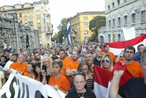 Prosvjed podrške riječkom HGSS-ovcu Matku Škalameri / Foto: Hina