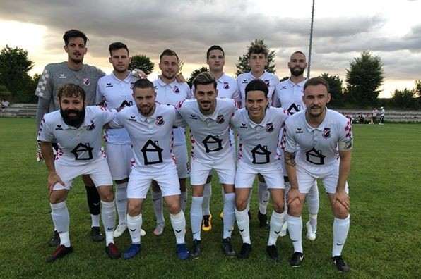 Zagreb iz Schwenningena slavio u gradskom derbiju protiv srpskog Bratstva, sjajan start B-W Tomislava iz Heilbrona i Croatije Sindelfingen Croatia Reutlingen / Foto: Fenix B.Žepić)