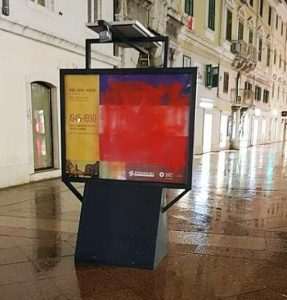 Iz revolta bojom prekrivena komunističa petokraka - simbol agresije na Hrvatsku / Foto: Facebook