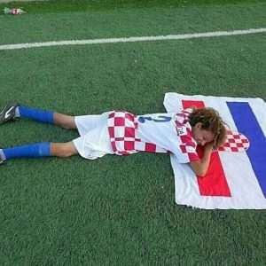Fotografija dječaka Lorran Moura obišla je cijelu Hrvatsku. Onako kako je to bilo s legendarnom fotografijom Šime Vrsaljka 