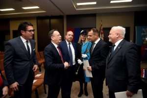 Matija posavec u razgovoru s uzvanicima 