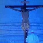 (FOTO i VIDEO) Papa Franjo iz Rima predvodio molitvu i udijelio oprost svim vjernicima i oboljelima od koronavirusa