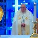 (FOTO i VIDEO) Papa Franjo iz Rima predvodio molitvu i udijelio oprost svim vjernicima i oboljelima od koronavirusa