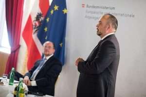 Predsjedanje RH Vijećem EU: Veleposlanik Glunčić u Beču sa šefom austrijske diplomacije Schalenbergom Bec_veleposlanik_Schallamberg1