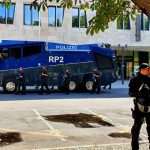 (FOTO) STUTTGART PUN POLICIJE: Zbog prošlotjednih izgreda, pristalice AfD održale prosvjedni skup kojem se protivio "Savez protiv desnice" (FOTO) STUTTGART PUN POLICIJE: Zbog prošlotjednih izgreda, pristalice AfD održale prosvjedni skup kojem se protivio "Savez protiv desnice"
