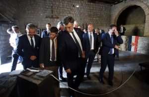 Premijer Plenković na Golom otoku / Foto: Hina