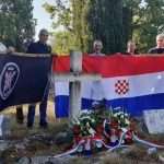 Polaganjem vijenaca kod Kevine jame HSP Kaštela obilježio Europski dan sjećanja na žrtve totalitarnih režima