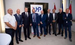 Zoran Milanović s hrvatskim poduzetnicima u Beču / Foto: Fenix Zoran Cindrić) 
