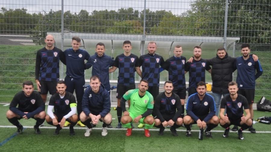 Croatia Zürich savladala Benficu, trostruki strijelac Luka Lapenda Momčad Croatije pred utakmicu sa Benficom / Foto: Fenix (I. Barišić)