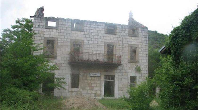 ravno spaljena kuca jpg