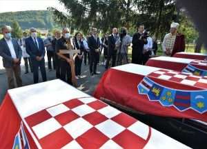 Posljednjem ispraćaju nazočio je potpredsjednik Vlade i ministar hrvatskih branitelja Tomo Medved sa suradnicima