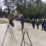 Izaslanstvo Domovinskog pokreta je položilo vijenac na grob dr. Franje Tuđmana Izaslanstvo Domovinskog pokreta je položilo vijenac na grob dr. Franje Tuđmana