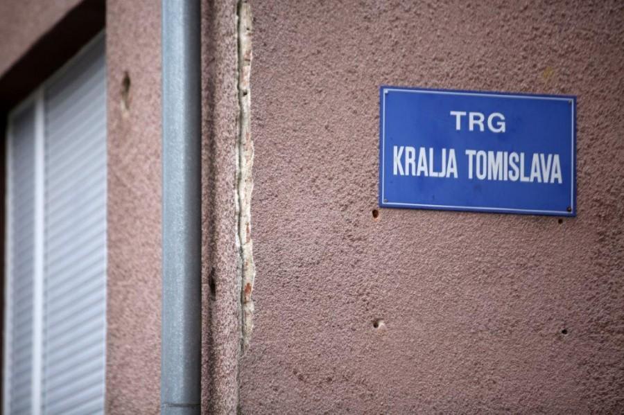 Hrvatska Kostajnica _Trg Kralja Tomislava