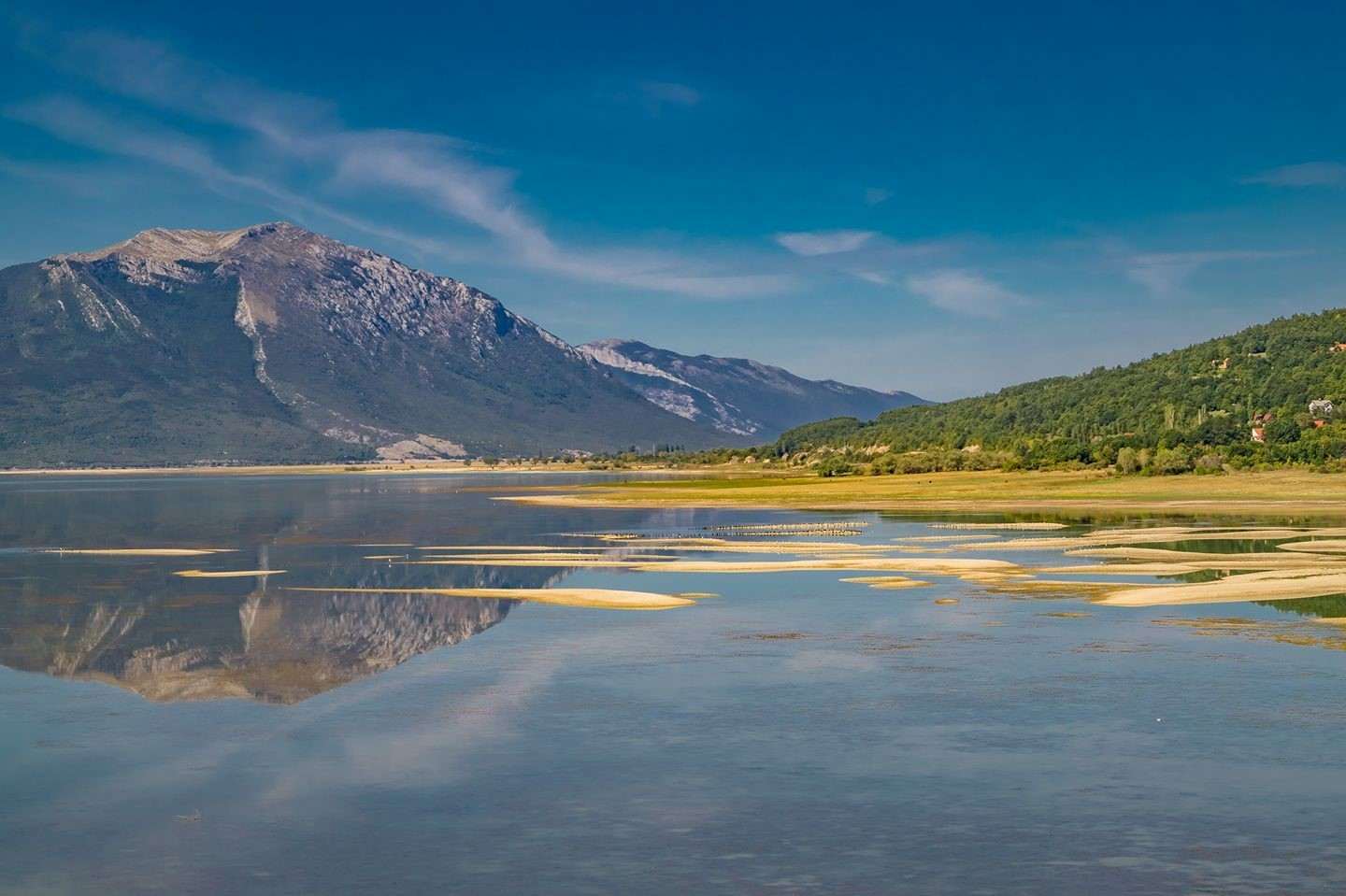Pogled na Kamešnicu i sjevernju stranu Buškog jezera / Foto: Fenix (SIM)
