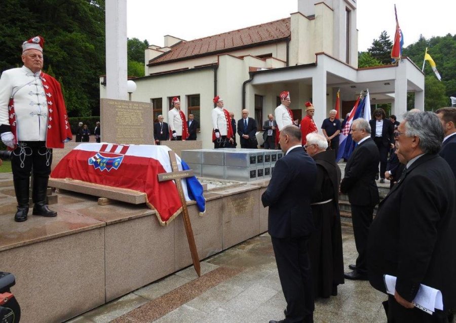 (FOTO) U Macelju pokopani posmrtni ostatci 84 žrtve jugokomunističkog zločina
