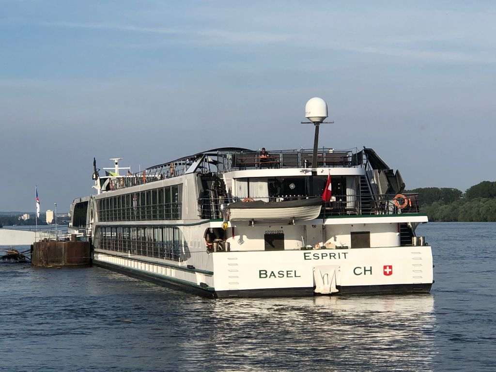 rijecni brod basel