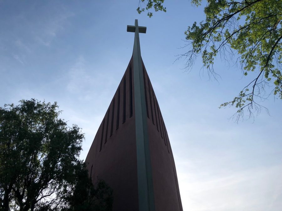 USTALI PROTIV RUŠENJA CRKVE: Njemački i ostali katolici iz Frankfurt-Preungesheima usprotivili se odluci Biskupije Limburg
