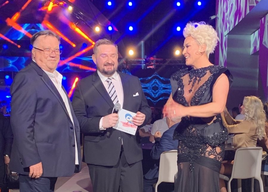 (FOTO) Hrvati iz iseljeništva na CMC festivalu: Bez straha od korone uživali u glazbenim hitovima hrvatskih pjevača