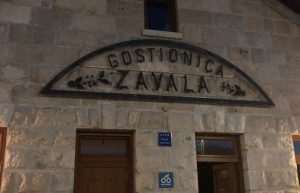 LJETNJA REPORTERSKA ŠETNJA: Slavlje 28. godišnjice braka s pričom o Golubinki i ravanjskim običajima