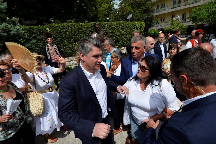 Predsjednik Milanović u Sinju na otkrivanju spomenika Anti Župiću Predsjednik Milanović u Sinju na otkrivanju spomenika Anti Župiću