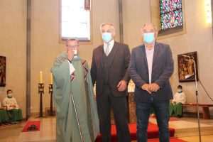 (FOTO) UZ MNOŠTVO EMOCIJA I SUZA: Vlč. Vinko Delinac se nakon 28 godina službe u katoličkim misijama Bochum i Gelsenkirchen oprostio od svojih vjernika