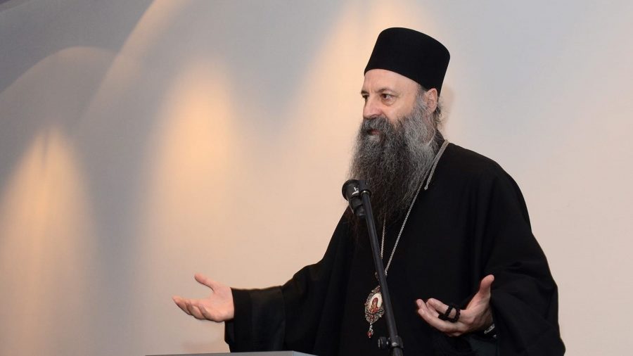 JEZIKOM HRVATSKIM: Ne gazite po lišću kako se ne biste poskliznuli, posebno ako to lišće pada sa srpskog stabla!