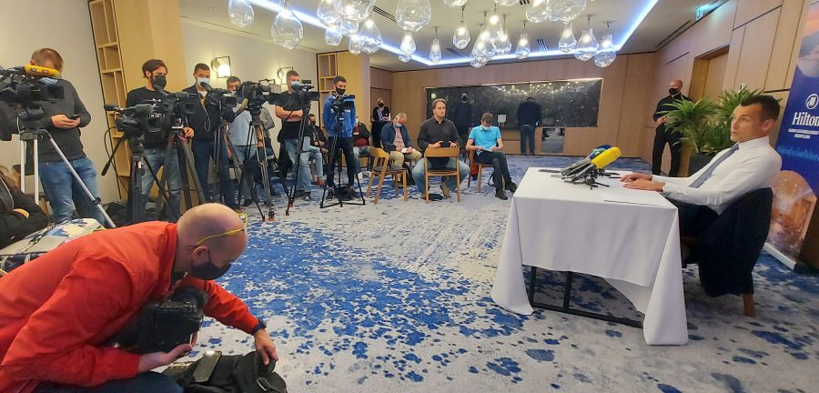 SUČEVA ISPRIKA: Ivan Bebek se ispričao novinaru i Hajduku, ali negira da je uvrijedio navijače SUČEVA ISPRIKA: Ivan Bebek se ispričao novinaru i Hajduku, ali negira da je uvrijedio navijače