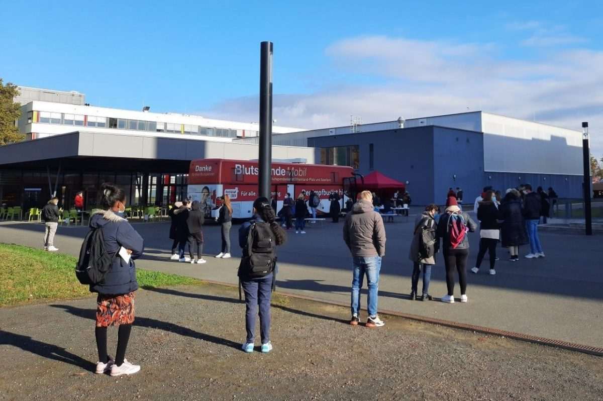 Red za primanje cjepiva (arhivska fotografija)/ Foto: Fenix (M.D.)