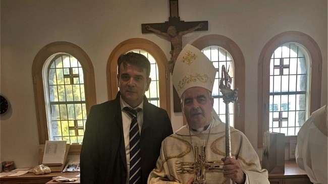 U KÖLNU PREDSTAVLJENA KNJIGA MONS. NIKOLE ETEROVIĆA: Ovo je djelo vrijedan dar povijesnoj istini! U KÖLNU PREDSTAVLJENA KNJIGA MONS. NIKOLE ETEROVIĆA: Ovo je djelo vrijedan dar povijesnoj istini!